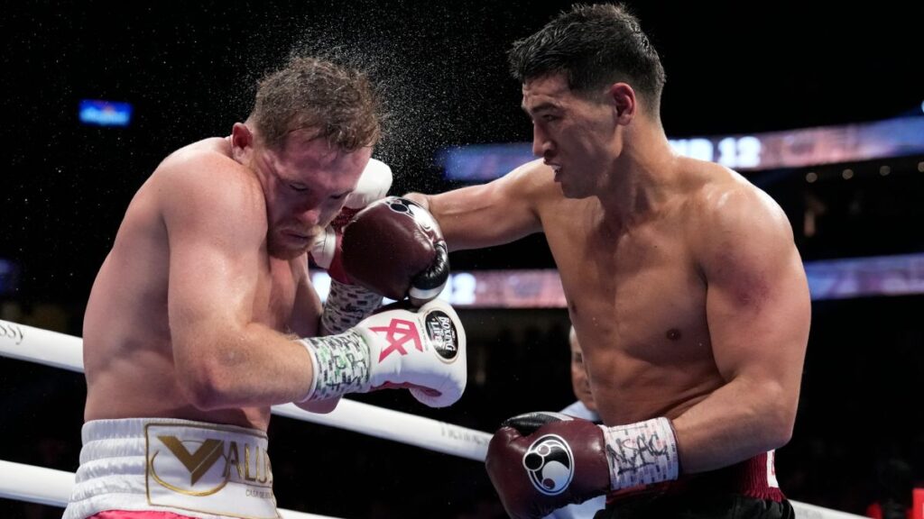 Canelo y Bivol podrían tener revancha | AP Photo/John Locher