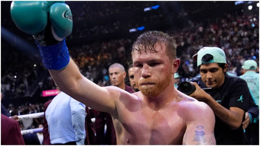 Canelo Álvarez, campeón mundial de peso mediano | AP