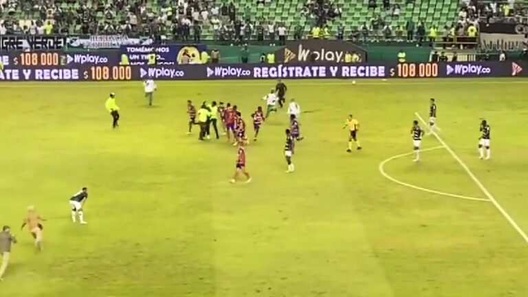 ¡Vuelve y juega! Nueva invasión de público en Palmaseca, tras derrota del Deportivo Cali