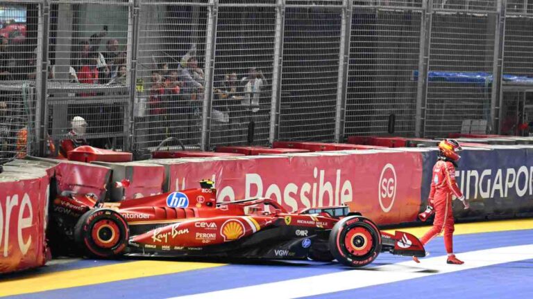 ¡Bandera roja! Carlos Sainz se estrella con el muro y detiene la Q3 en Singapur