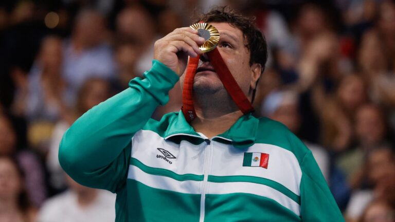 ¡Segunda medalla de oro para México! Arnulfo Castorena se corona en la para natación