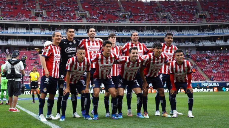 Chivas podría salir con esta alineación para enfrentar al América en el Clásico Nacional