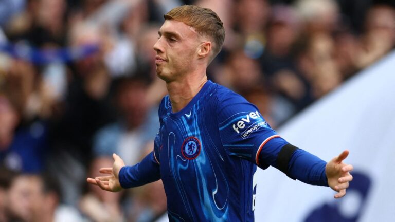 Cole Palmer hace un póker de goles en el primer tiempo y el Chelsea supera al Brighton en Stamford Bridge