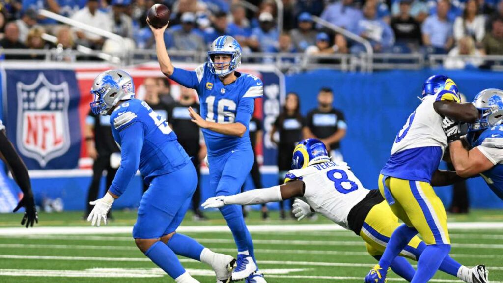 Lions evitan el regreso de los Rams y sacan la victoria en tiempo extra