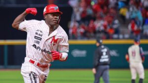 ¡Poder escarlata! Diablos Rojos le pega una paliza a Sultanes para viajar a Monterrey con la serie 2-0 a favor del México