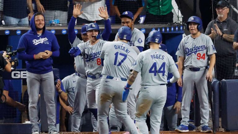 Los Dodgers apalean a los Marlins y avanzan a los playoffs con un Shohei Ohtani histórico