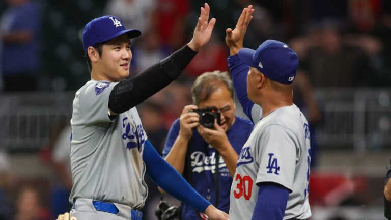 Dodgers derrotan y blanquean a unos Braves que se tambalean rumbo a playoffs