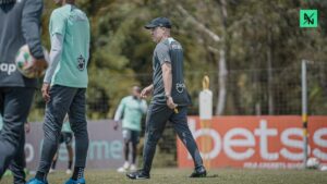 El fogueo internacional que respalda el éxito de Efraín Juárez en el Atlético Nacional