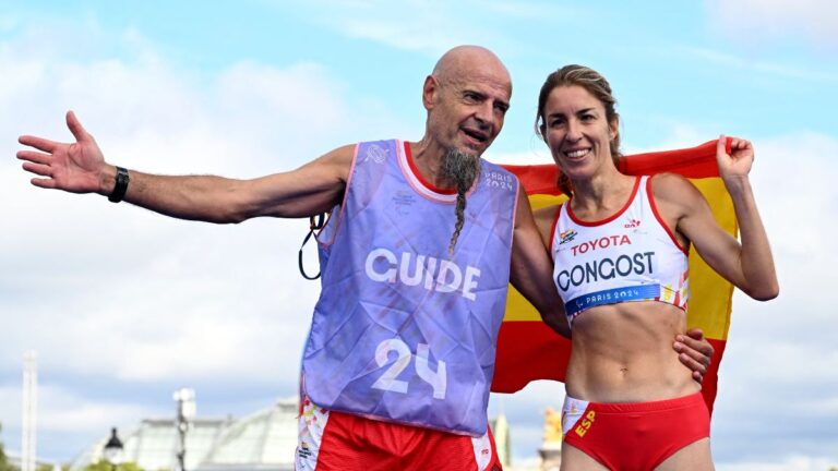 Elena Congost prefiere ayudar a su guía y perder la medalla en el maratón: “No me descalificaron por hacer trampas, sino por ser persona”