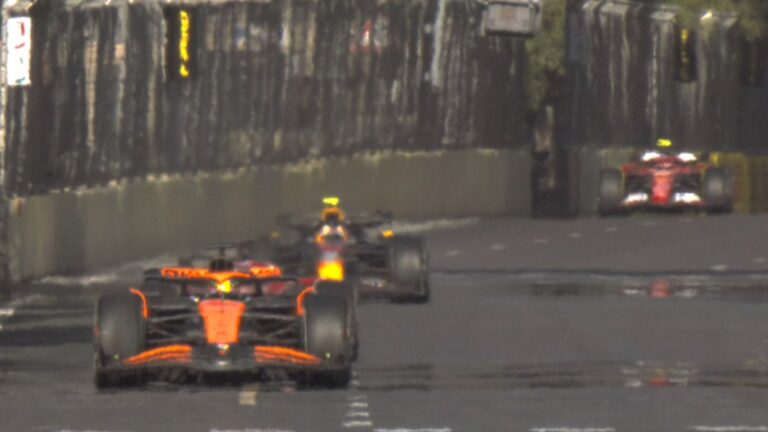 ¡Dramático! Checo Pérez es chocado por Sainz y le impide subir al podio del GP de Azerbaiyán… ganado por Piastri