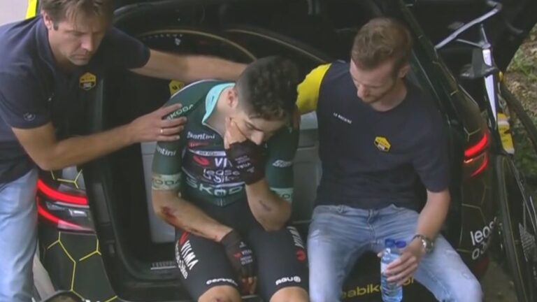 Wout van Aert abandona la Vuelta a España tras sufrir escalofriante caída: imágenes sensibles