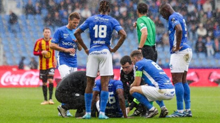 Carlos Cuesta prende las alarmas por lesión en el Genk: no pudo seguir en cancha