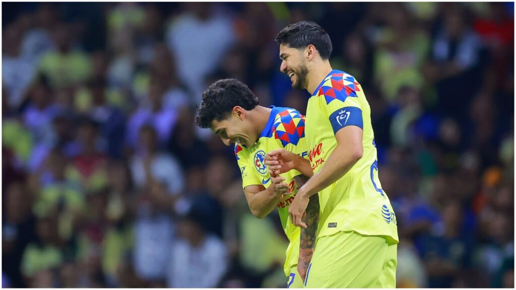 Henry Martín y Alejandro Zendejas, jugadores del América | Imago7