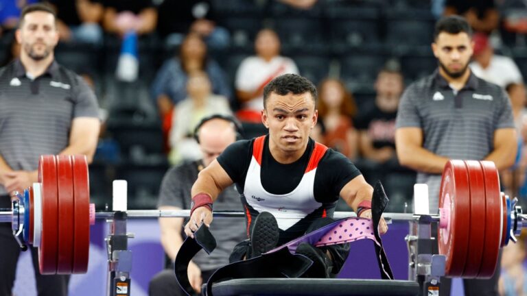 Highlights de para powerlifting en los Juegos Paralímpicos Paris 2024: Resultados de las finales -50kg femenil y -59kg varonil