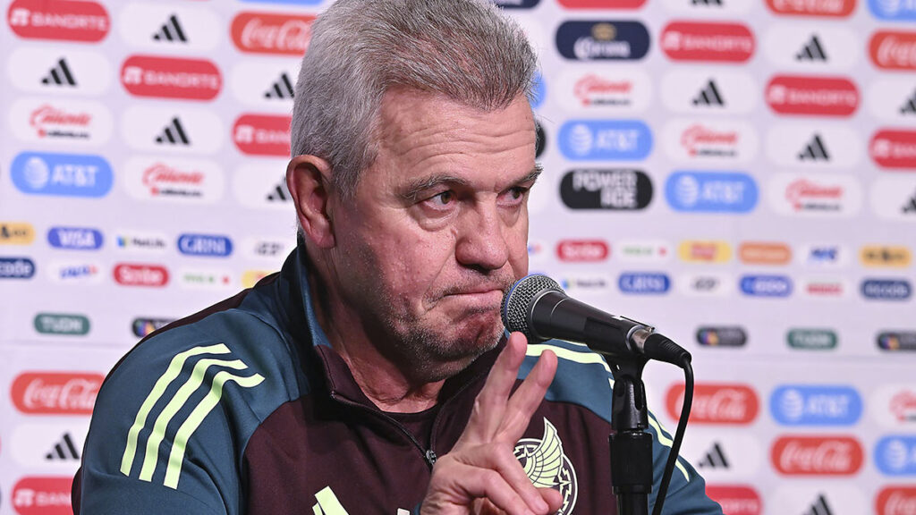 Javier Aguirre en rueda de prensa