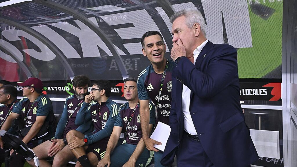 Javier Aguirre durante el partido contra Canadá