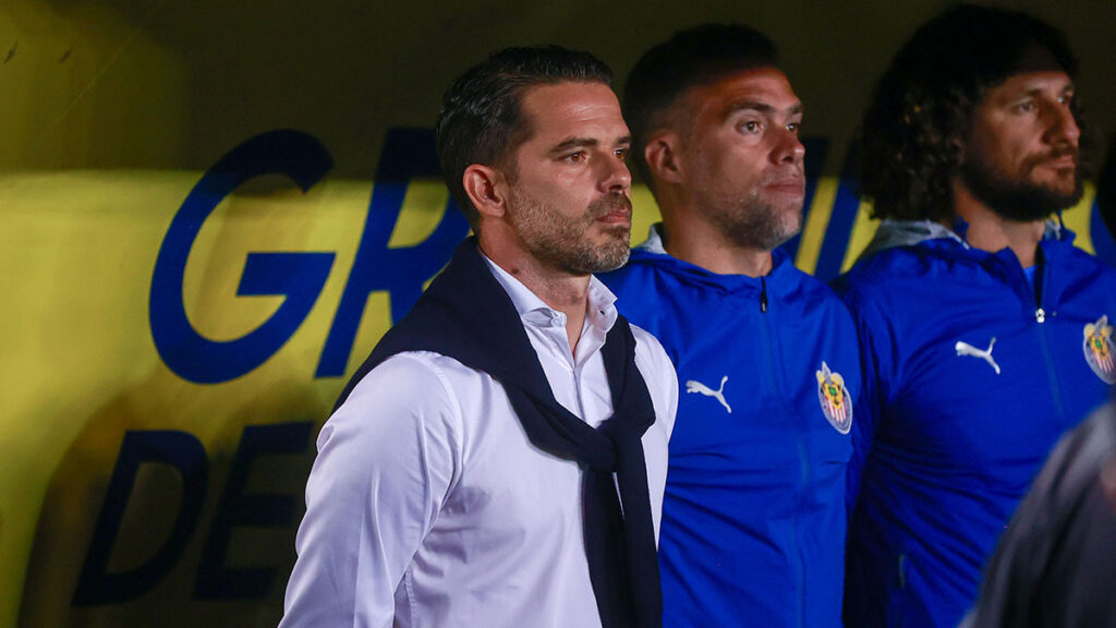 Fernando Gago en el Clásico Nacional