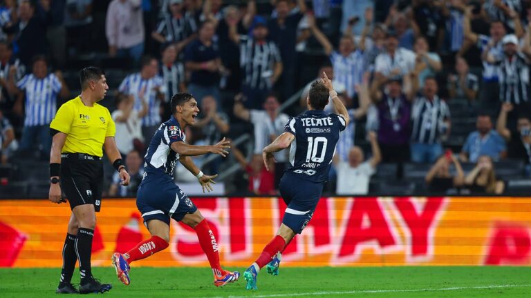 Sergio Canales le da el subliderato a Monterrey con un doblete tras vencer a FC Juárez en una noche de volteretas