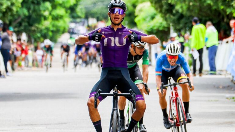 Jhonatan Chaves, feliz por su triunfo en el Clásico RCN