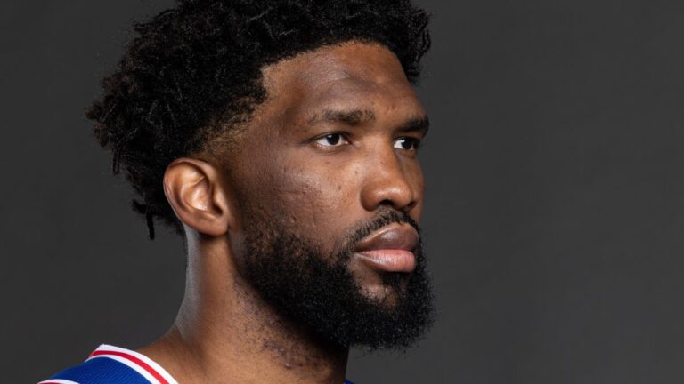 Joel Embiid admite tener urgencia en bajar de peso, para evitar las lesiones recurrentes de playoffs