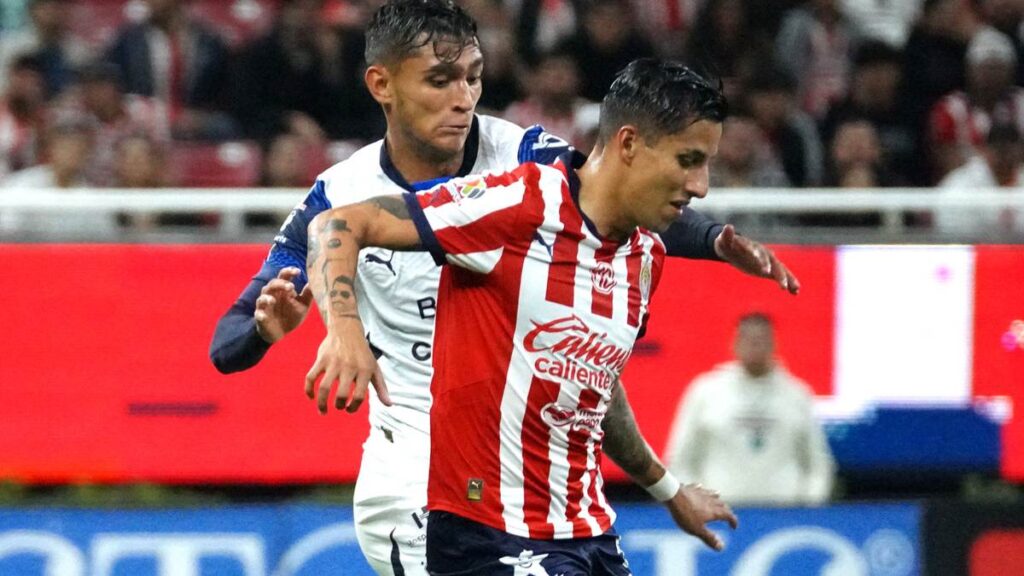 Las Chivas dejan escapar dos puntos en casa ante los Rayados de Monterrey