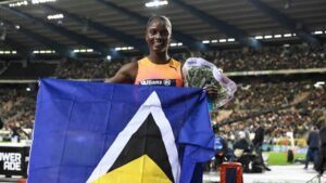 ¡Heroína nacional! La campeona olímpica de los 100m Julien Alfred, regresa entre ovaciones a Santa Lucía