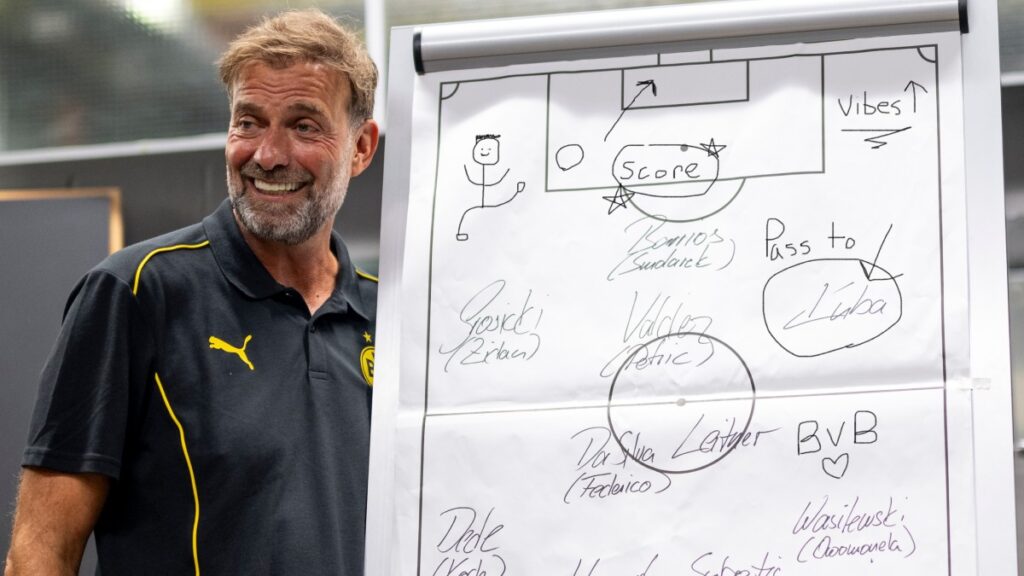 La curiosa táctica de Klopp en su 'regreso' al banquillo del Dortmund