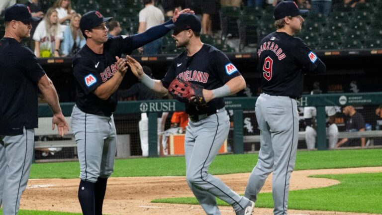 Cleveland blanquea a los Chicago White Sox con un jonrón de tres carreras de Lane Thomas