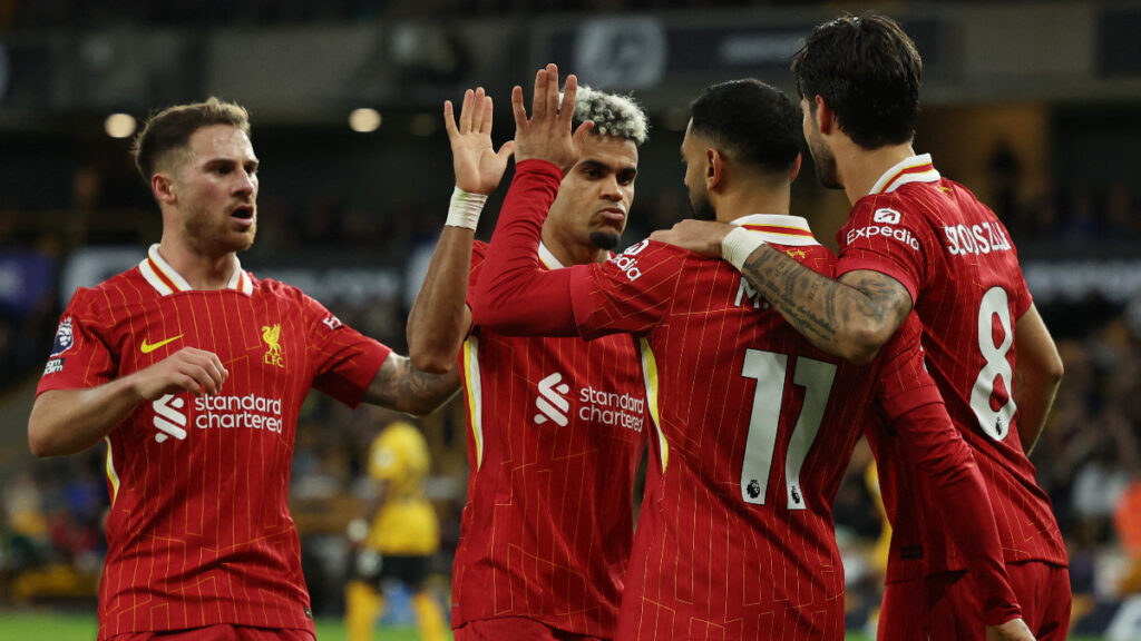 Jugadores del Liverpool celebran un gol. - Reuters.