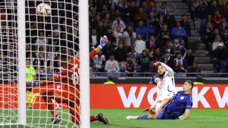 Lyon vence con lo justo al Olympiacos en duelo de equipos llamados a protagonizar la Europa League