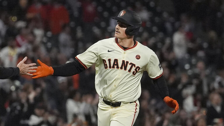 Matt Chapman renueva con los Gigantes de San Francisco por… ¡151 millones de dólares!