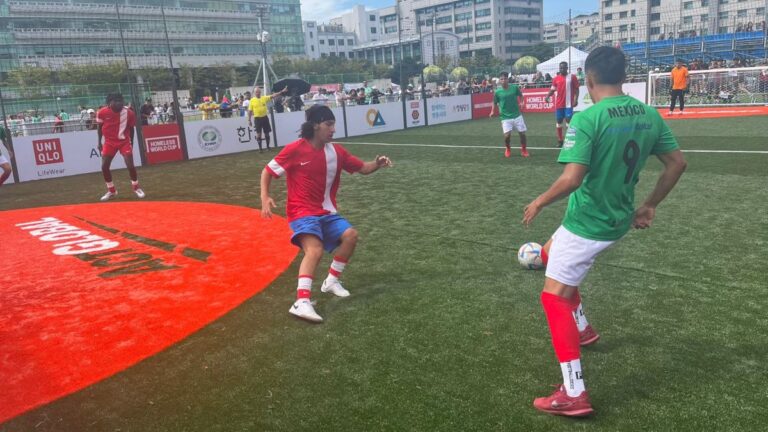 México golea a Francia en el torneo varonil de la Homeless World Cup