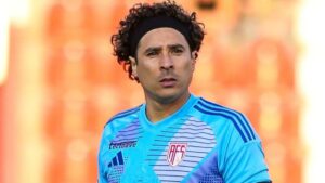 Guillermo Ochoa sigue sin ser convocado con el AVS que rescata un empate ante Moreirense