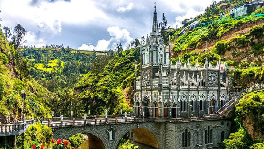 Santuario de las Lajas, Ipiales, Colombia. Un destino para la semana de receso / Foto: Jaquelin Urzua