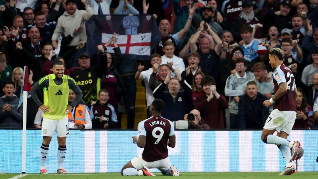 Jhon Jáder Durán celebrando su gol con el Aston Villa / Reuters