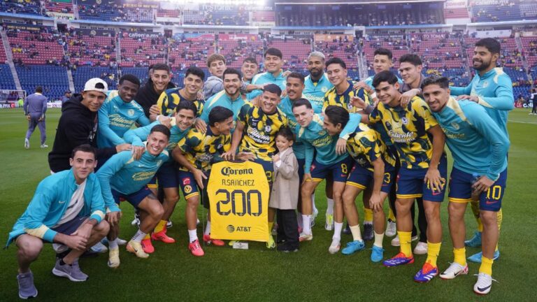 América rinde homenaje a Richard Sánchez por su partido 200 con la camiseta de Las Águilas