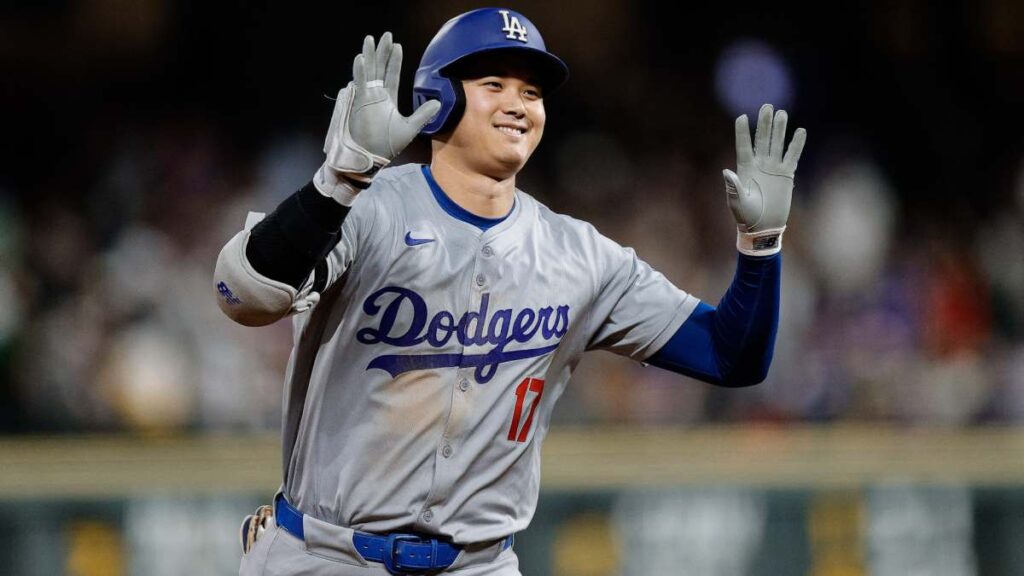 Shohei Ohtani engrosa más sus números en paliza de los Dodgers sobre los Rockies