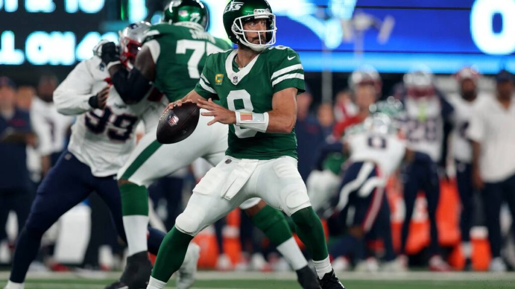 Con un Aaron Rodgers espectacular, los Jets se llevan la victoria ante Patriots