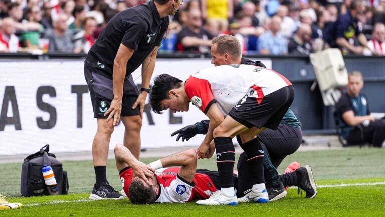 ¡Tres meses fuera!! El Feyenoord confirma la grave lesión de Santiago Giménez