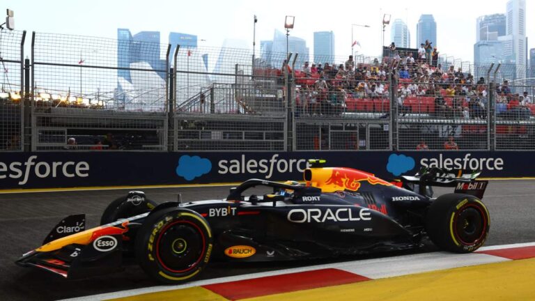 Checo Pérez, con un inicio discreto en las prácticas Libres 1 y 2 del GP de Singapur