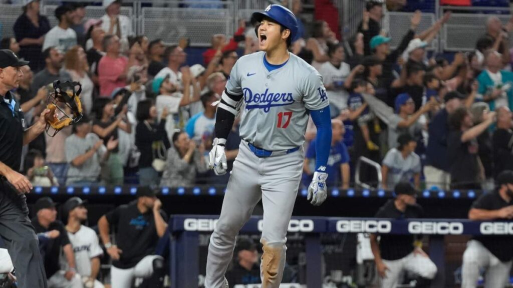 Shohei Ohtani, primer pelotero en la historia con 50 cuadrangulares y 50 robos en una campaña