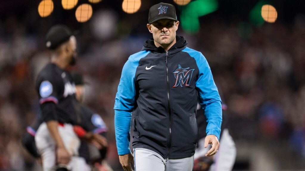 Skip Schumaker durante un juego de Miami Marlins