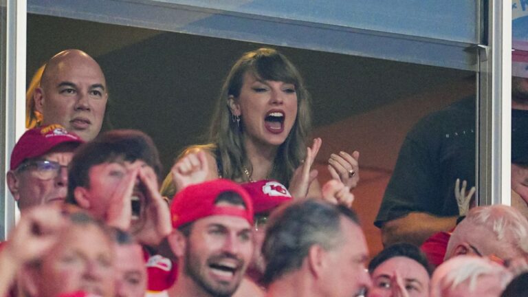 ¡Arranca su segunda temporada! Taylor Swift dice presente en el arranque de la NFL entre Chiefs y Ravens