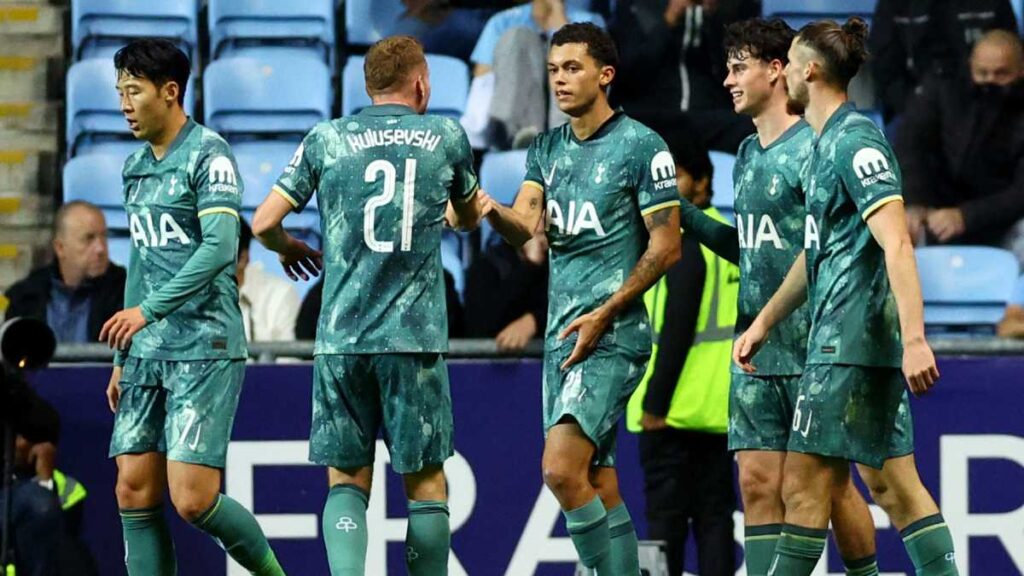 Tottenham consigue una voltereta para avanzar en la EFL Cup