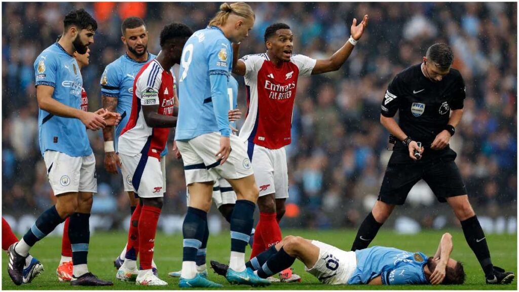 Trossard recibe una roja polémica en el Manchester City vs Arsenal | Reuters