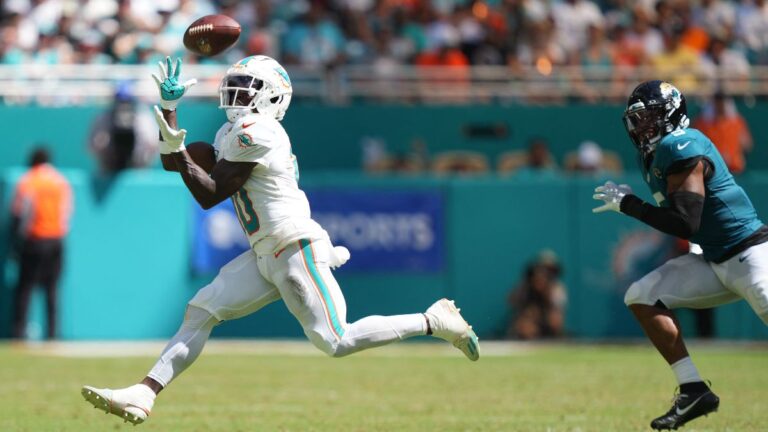 Los Dolphins remontan a los Jaguars con un Tyreek Hill imparable y un gol de campo de 52 yardas