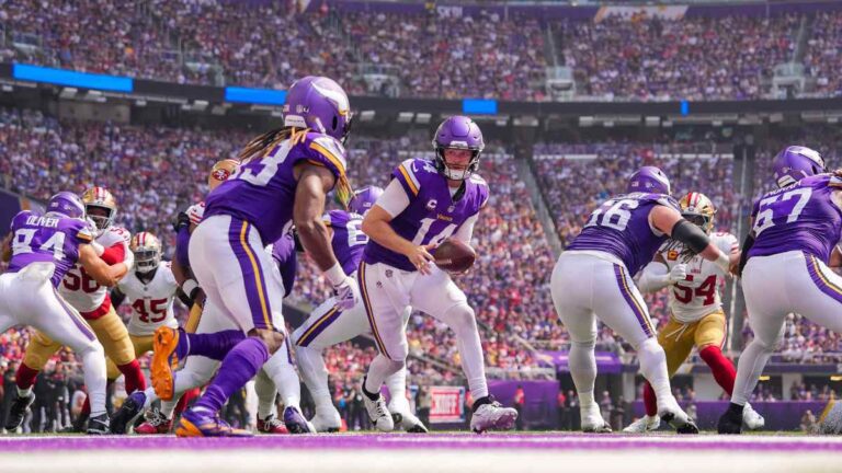 Los Vikings sorprenden a los 49ers en un partido de locos en Minnesota