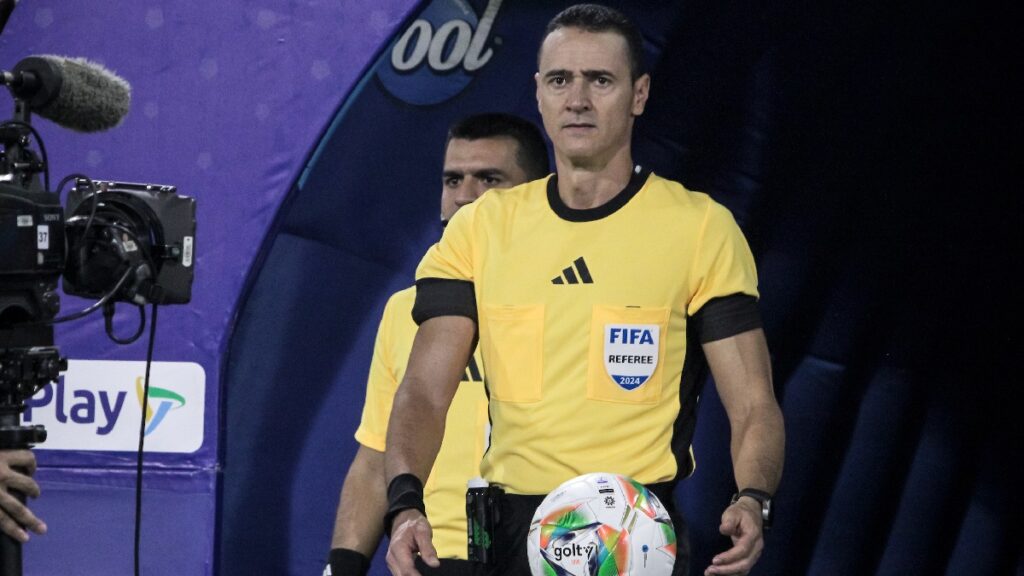 Wilmar Roldan Arbitro