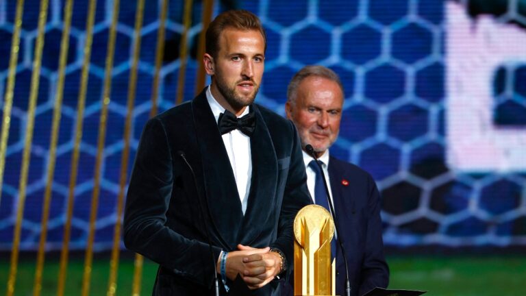 Harry Kane y Kylian Mbappé comparten el trofeo Gerd Müller al máximo goleador