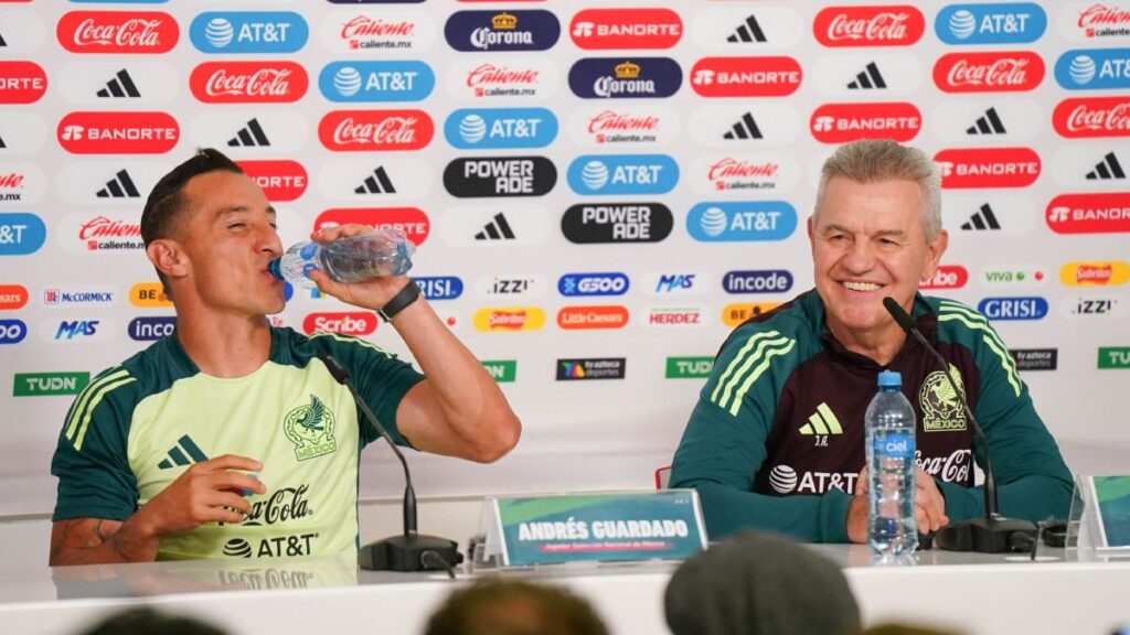 Javier Aguirre y Andrés Guardado